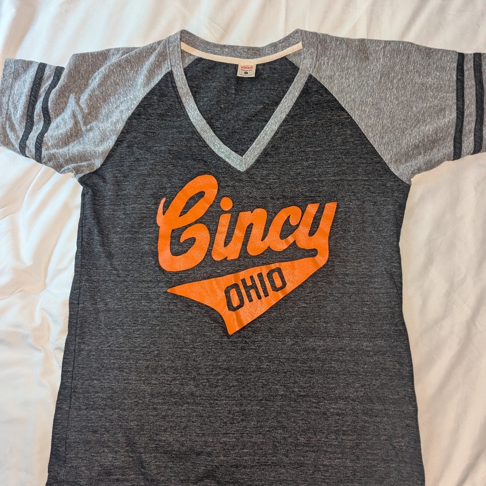 HOMAGE‎ Women's Medium 3/4 Sleeve Cincinnati Ohio Graphic Print T-Shirt